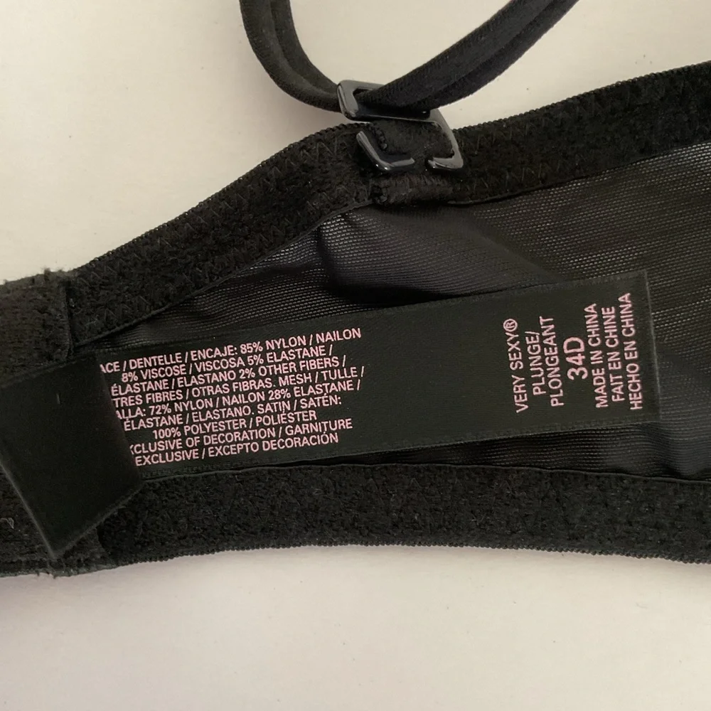 Victorias Secret Very Sexy Plunge Bra NWOT  size 34D
